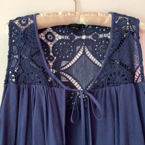 Two tier lacy top with front tie - Picture 2 of 6